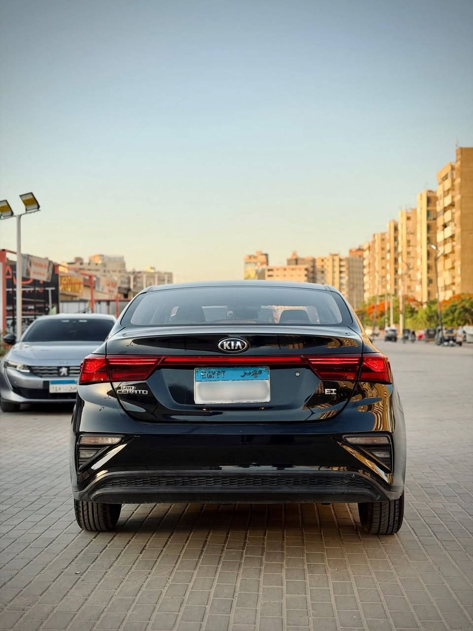Kia Gerand Cerato 
2021 
الفئه الاولي 
فابريكه بره معاده داير رفرف 
دواخل فابريكه 
تكيف 
زجاج كهربائي امامي و خلفي 
طاره مالطي 
بلوتوث 
Aux-Usb 
ايرباج 
Abs - Ebd
متاح تقسيط بنوك و شركات بصورة البطاقه 
متاح تقسيط مباشر استلام فوري بصورة البطاقه 
المعيانه مدينة نصر 
للتواصل:01144075663 القاهرة, مصر


**إذا كنت صاحب هذا الإعلان وتريد حذفه لأي سبب، رجاءا أرسل رسالة إلى الدعم الفني**