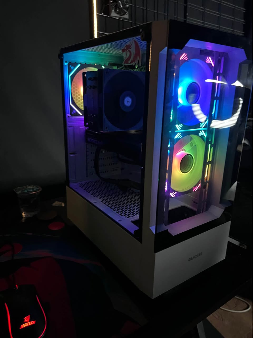 تجميعة العاب بسعر رخيص 
مواصفات 
i5 11400f
rtx 3060 12gb
ram 16 ddr4 3200
ssd 1tb 
psu 700w
mb h510
cas3fan rgb

واتساب *********** بغداد, العراق
