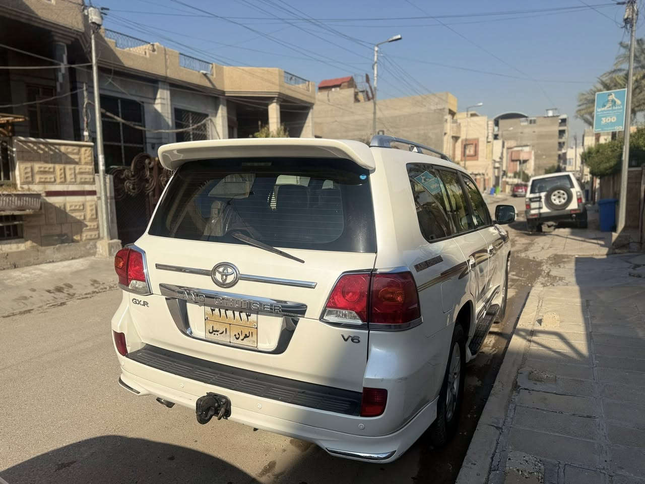 لاندكروز موديل ٢٠١٣ للبيع ماشيه ١٩٠ الف
السعر ٣٤ الف للاتصال على الرقم ***********

العنوان بغداد
