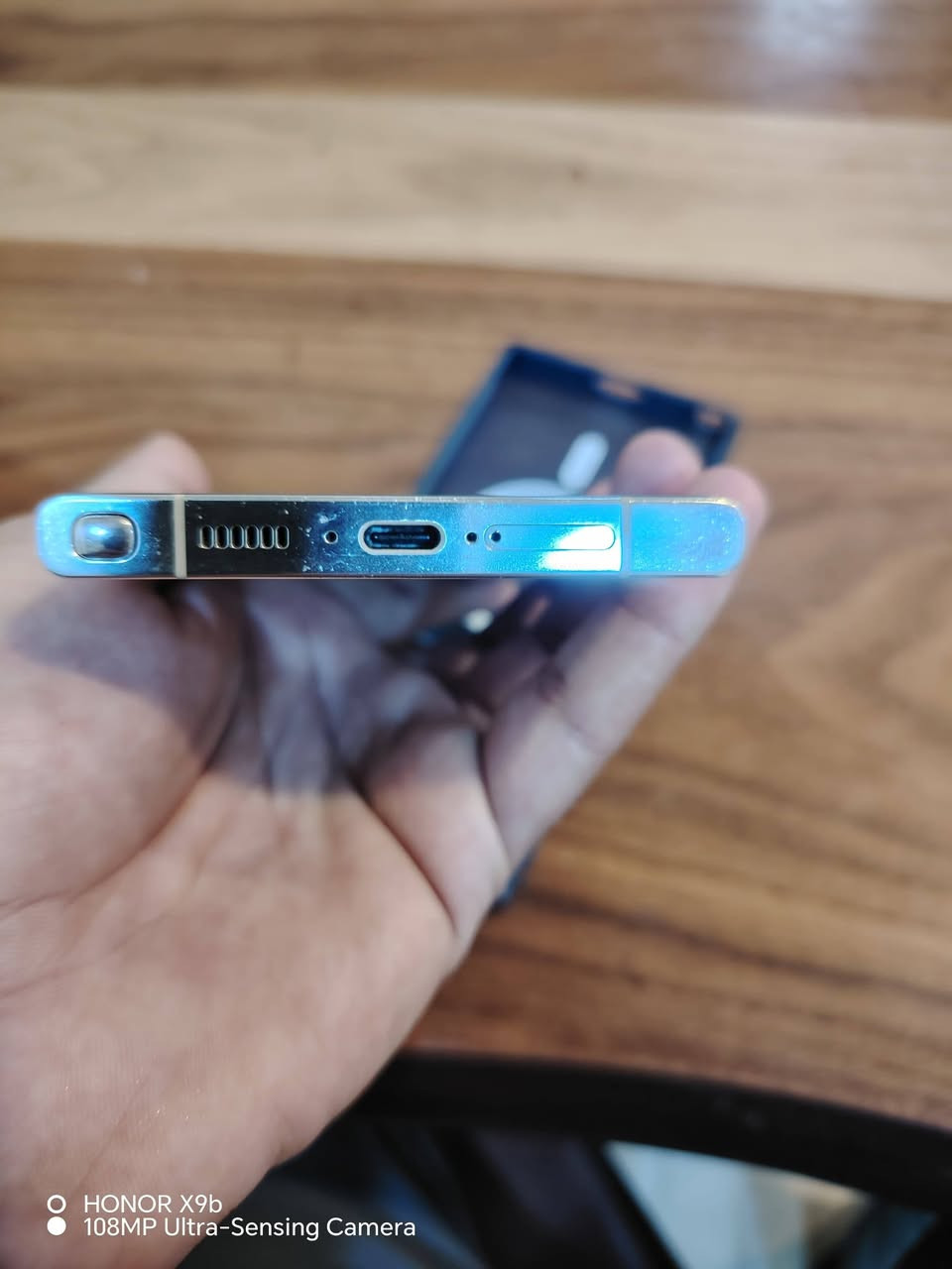 ⸻

📱 للبيع: جهاز Samsung Galaxy S23 Ultra (ألترا 23)

🔹 الجهاز نظيف جداً (جاهز استخدام)
🔹 لا داخل تصليح ❌
🔹 لا مبدل أي قطعة ❌ (أصلي 100%)
🔹 استخدام خفيف ومحافظ عليه

📦 المحتويات:
✔️ الكارتونة الأصلية
✔️ جميع الملحقات كاملة
✔️ كرت الضمان موجود

💯 الجهاز مضمون وما بيه أي مشكلة

💰 السعر: 850 (وبي مجال بسيط )

📍 الموقع: النجف

📞 للتواصل :***********
