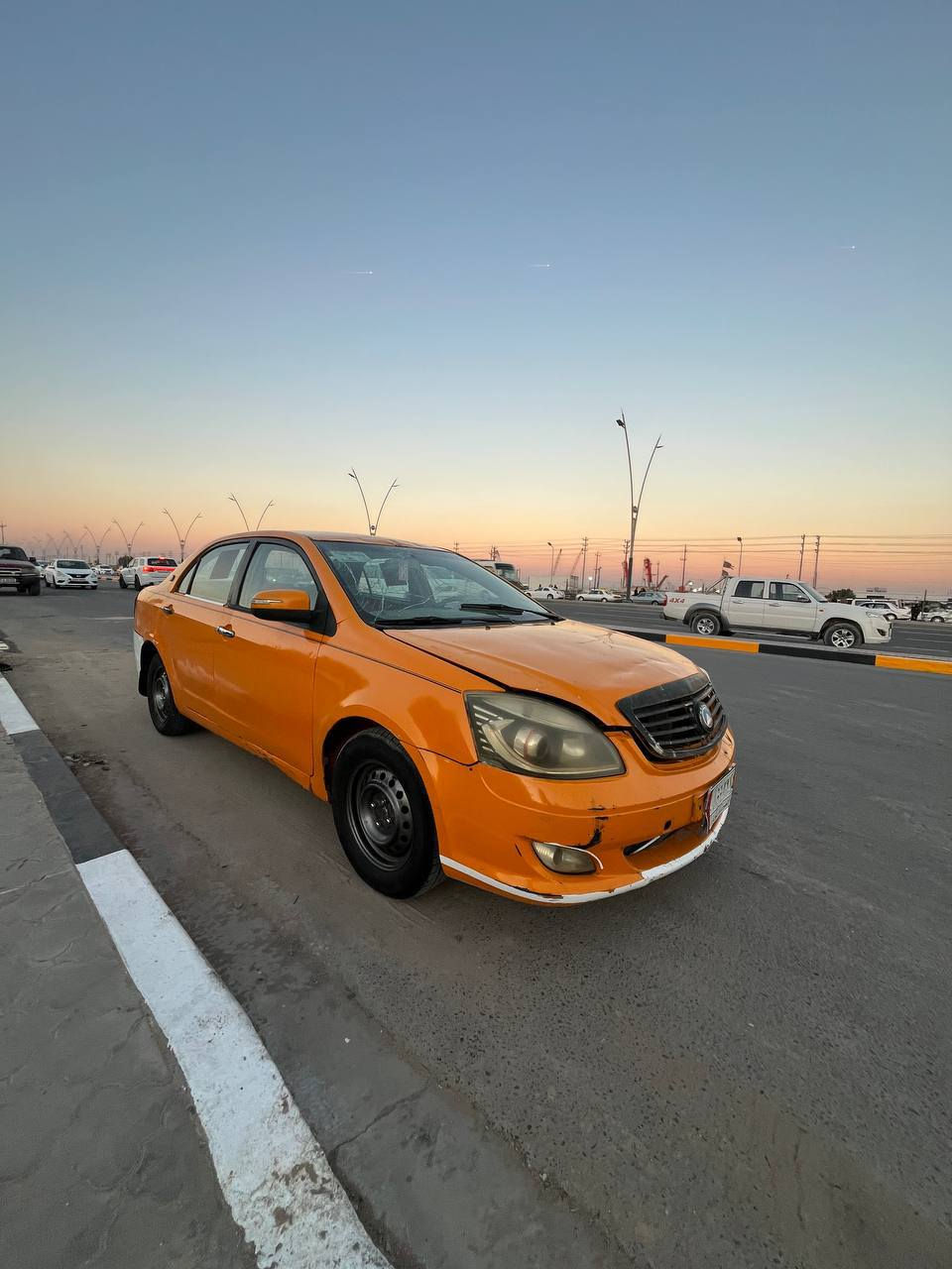 سلام عليكم اخوان سياره جيلي موبل كير مكينه بلاد بلكارتون ما نقصهن برغي كهربائيات كامله سياره ماعليك لا هيئه ولا غرامات تاخذ صافي راعيه يريد تحويل سنويه صارله ١١شهر من منتهيه سياره جاهزه وبديه حلو نواقصه بس دبه مال لبريك ما اعرف شسمه ويده مال باب سايق الخلفي البنيد طاير ع جامه موضحه بتصوير *********** تفاصيله كامله ذاكره وسعره ٣٢ مكان سياره البصره الزبير
