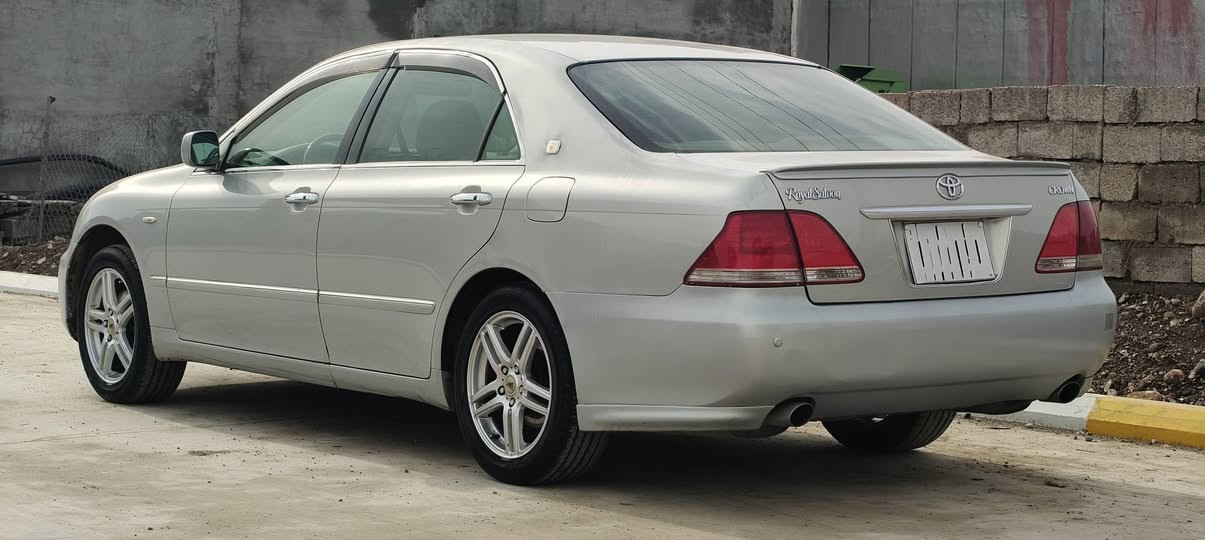 ١٨٢ بێ دوکەڵ
ناوزەردی. 3 دوگمە 
سوکان کارەبا 
سوکانی زۆر نەرموو خۆشە 
لایت ناوچەی کوێر 
بەس شوین موسە کانی بۆیاخە 
شاشە و کامیڕا 
جامەکانی هەڵگیراوە 
گێڕومەکینەی بەشەرت 
سەعری 55کەمیک مەجال
ژ.م***********
