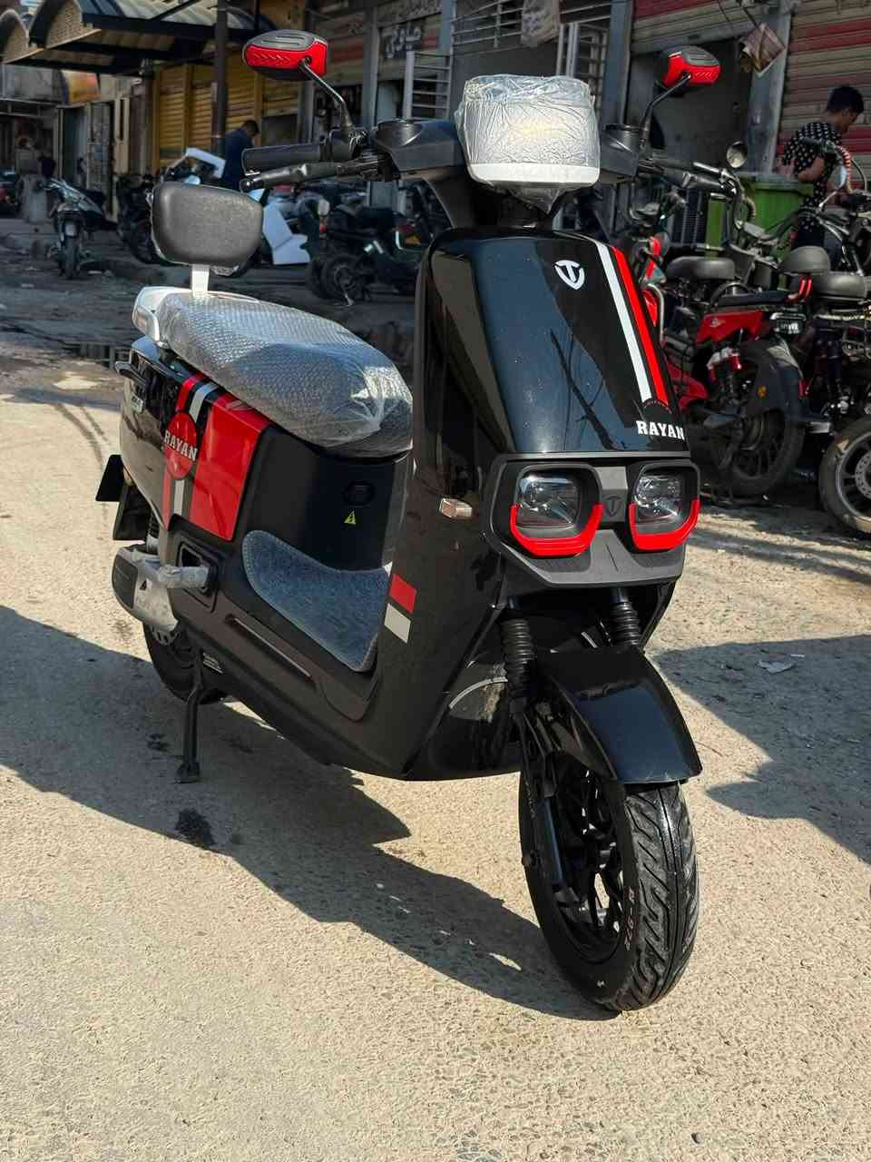 درجه شحن ريان ماطور جديدمعنه الكلمه
دبل صويج 
تايرات جديد
ست بطاريات شرط الفحص
اشاير لايت زيلون
درجه نضيفه واين مايعجبك جيك
سعرها 850
*********** مامتوجد على الفيس خابرني
