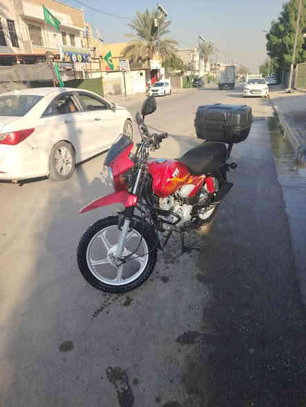 السلام عليكم شباب دراجه تيفس 21 مرقم و سنويه دراجه كامل مال بيت نضيفه كلشي شغال مليون و 600 بيها مجال شي قليل(  محافظة بغداد منطقة الغزاليه شارع مشجر رقم هاتف ***********)
