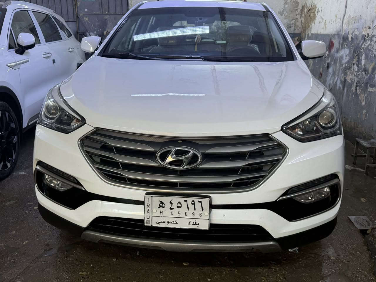 السلام عليكم
بيع مستعجل
سنتافي 2018 وارد امريكي
ماشية  110 
محرك    2400 gdi
سيارة بدون حادث مثل ما موضح بالسونار
كامره 
تحديد مسار
وضعيات قيادة 
مثبت سرعة 
كشن السائق والصدر كهرباء
تبريد خلفي بالابواب  
5 راكب
السياره بأسمي وجاهزة من كلشي ورقم بغداد 
سيارة نظيفة بيها ملاحظات وشخوط قليلة موضحة بالصور 
المكان بغداد 
تفاصيل اكثر اتصل
***********

