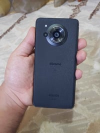 شارب R7 • ذاكرة ٢٥٦ رام ١٢ • تصوير ٨K