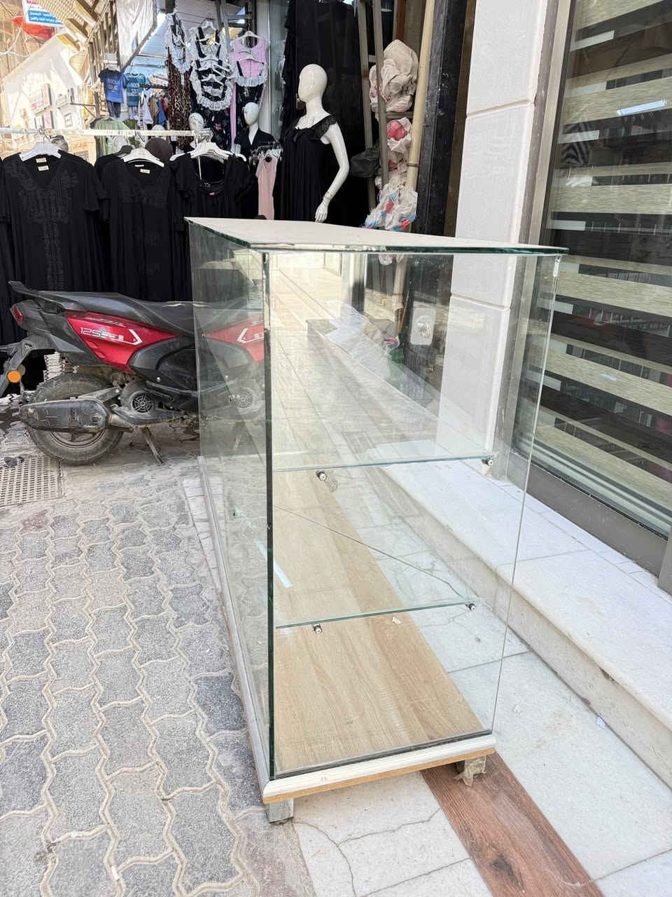 للبيع 
 الرقم ***********

