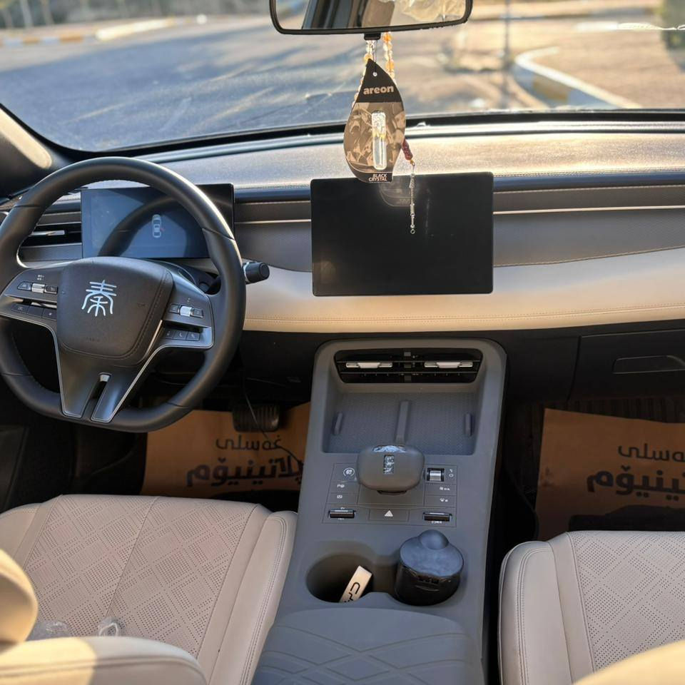 بی وای دی Qin Plus 2025 ڕەنگ: سپی 
ناو: زەرد
تەنیا 8,500 km رۆشتوە 
هیچ شتێکی پێوە نییە
زۆر پاک و جوان
هیچ مەسرەفێکی تێدانیە 
نموونە لە جوانی و پاکی 

سـعـر : لە کۆمێنت داوابکە ڕاستەوخۆ بۆت دێت 📥 

گێر و مەکیەنەی بەشەرت 
هیچ کێشەیەکی تێدا نییە 

ژمارەی خاوەنەکەی 
***********
