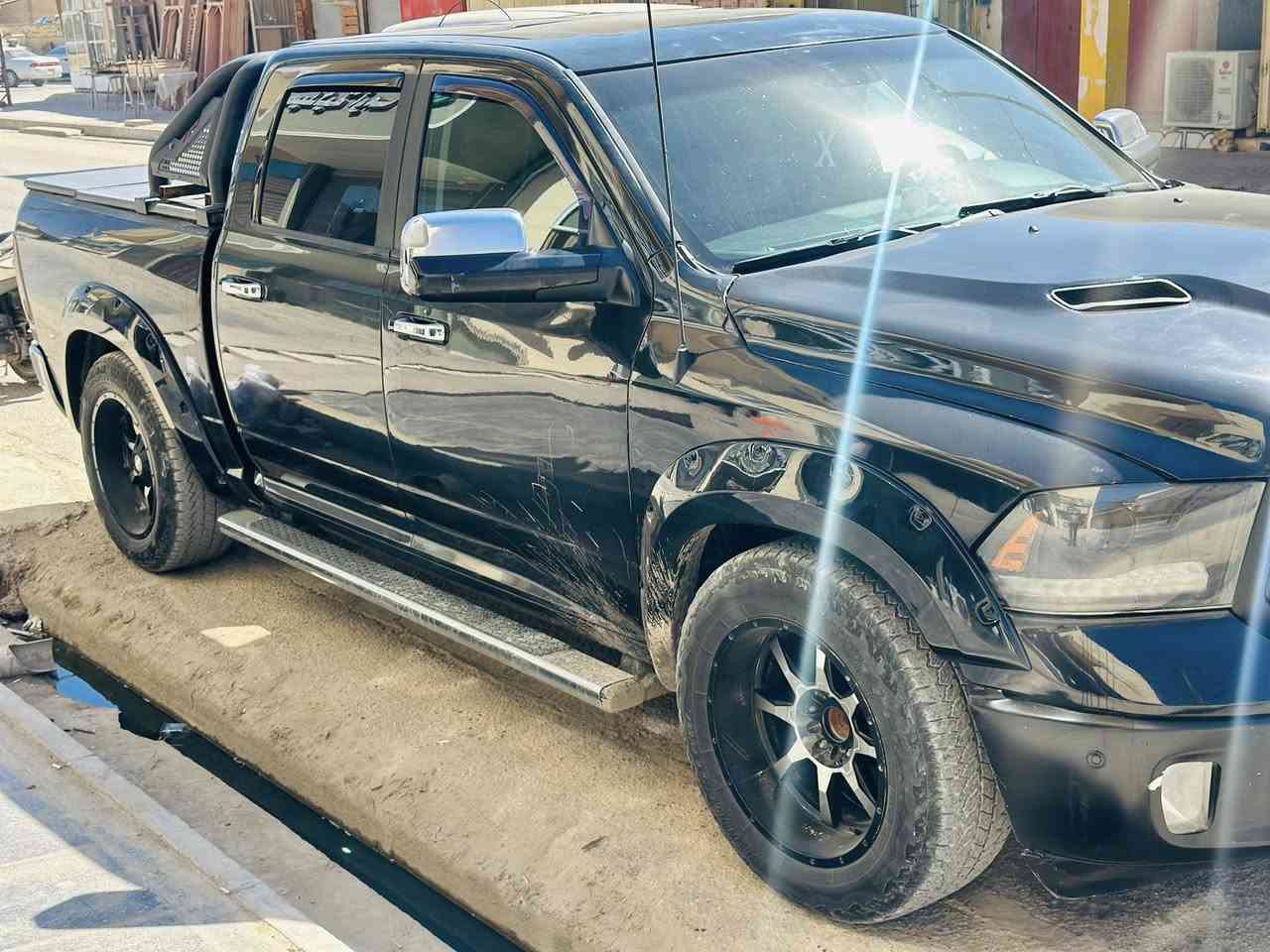 دوج رام ادوات 2017 مشموله بترقيم 

سياره كفاله عامه لا كص ولا ضربه
صبغ جماليه بل إمارات 
كفاله كير ومكينه وحداديه ✅
سياره جلد ✅
كشنات تدفه وتبريد✅
خزن ميموري ✅
ستيرن هيتر ✅
حساسات امامي وخلفي وكامره دوار✅ 
شاشه جبيره ✅
تحكمات جهتين ✅
فتحه سقف 
تشغيل عن بعد ✅
ويل رياضي ✅

سياره فول موصفات ما نقصه اي شي 
مكان سياره ناصريه /شطره
سعر 115 وبيه مجال


**إذا كنت صاحب هذا الإعلان وتريد حذفه لأي سبب، رجاءا أرسل رسالة إلى الدعم الفني**