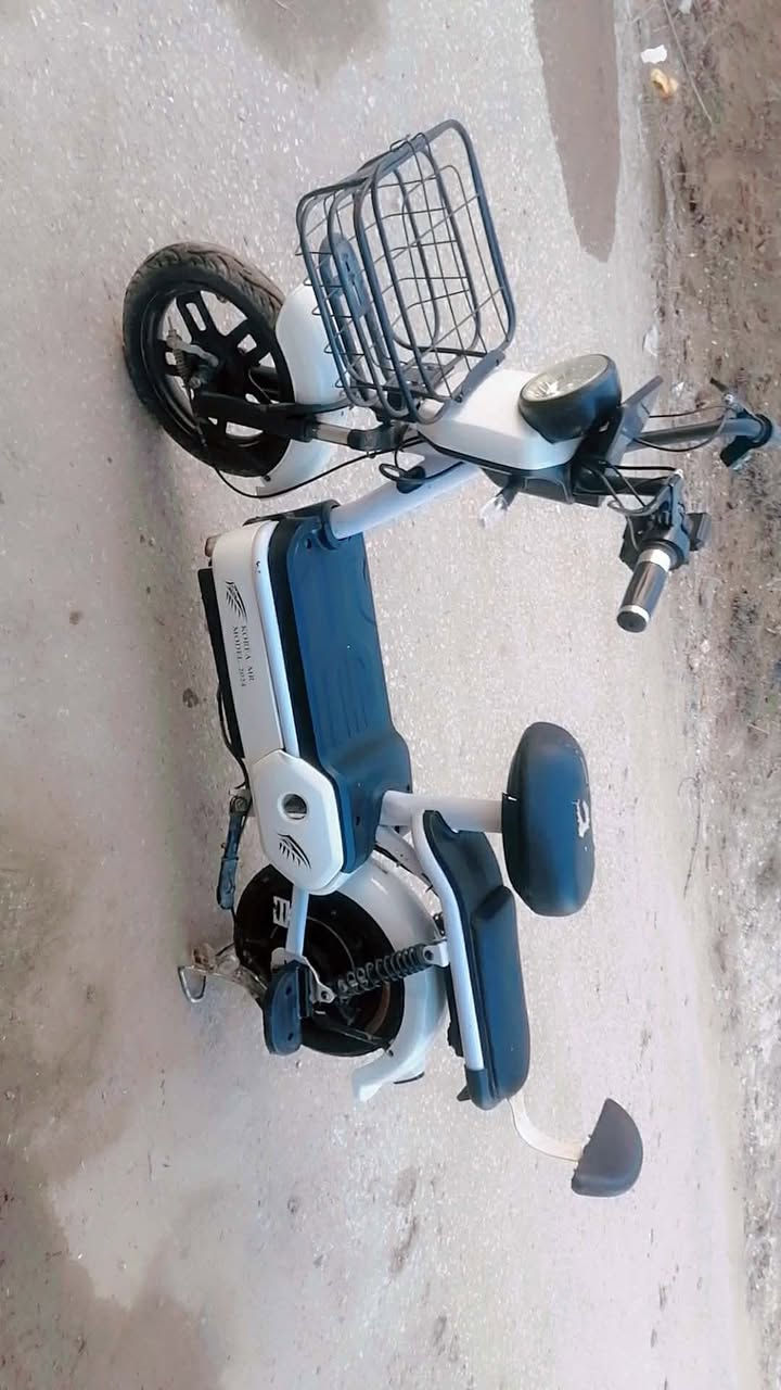 سلام عليكم دراجه شحن للبيع حجم 14كلشي شغال بيها اي نقص مابيها عنوان مسيب اي ستفسار خاص او تصال ع رقم ***********
