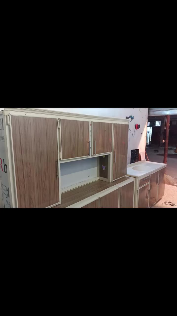 متاح كاونتر ثلاث قطع نظيف مثل ممبين  السنك مرمر  السعر 320 العنوان الزبير براحه النقيب شارع الدروازه قرب صيدليه الدروازه. 
***********
***********
