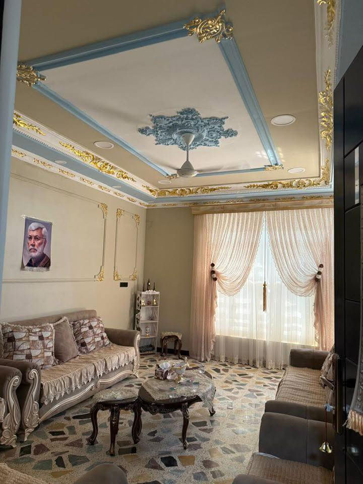 سلام عليكم دار للبيع ٢٠٠ م منطقه حجي حسن طريق بغداد قرب كليه الهندسه مقابيل كليه العماره بناء درجه اولاً لاستفسار التصال ***********
