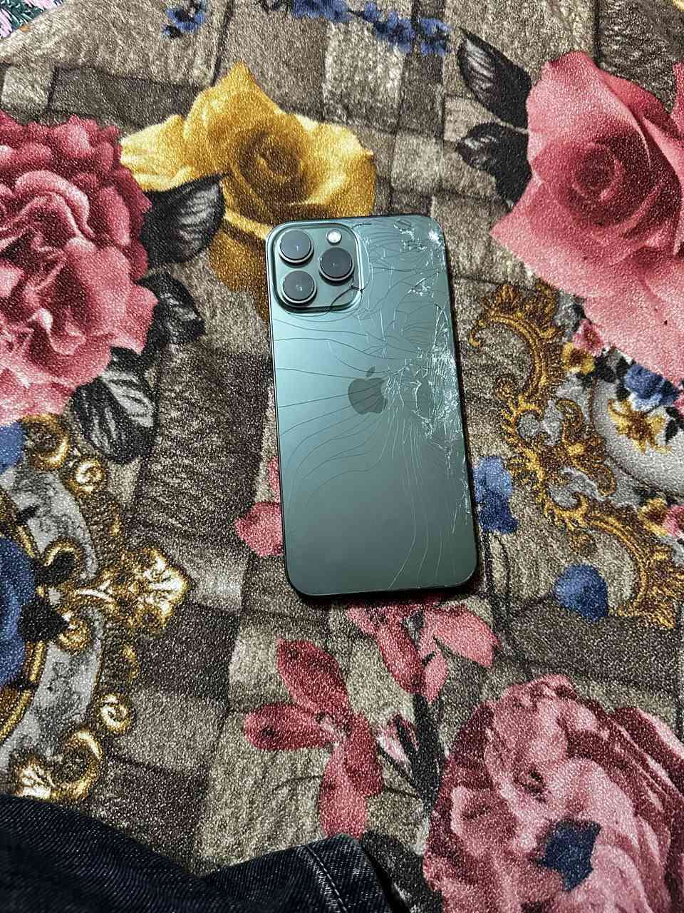 آيفون 13برو ماكس بس ضهره جهاز من ناحيت بطاريه او شاشه تفحص براحتك بس ضهره نضرب جهاز حته شحنه يخبل بطاريه 91سعره 550
ملاحضه كأمره مالته ابد مامتاثره ولا سماعه كلش نضيف مكاني بغداد العبيدي رقم جهاز واتساب فقط ***********
