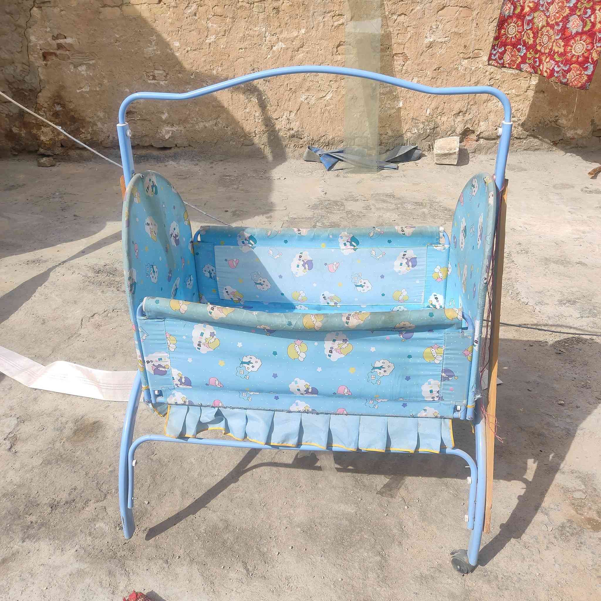 ميز ب15والكاروك ب35


**إذا كنت صاحب هذا الإعلان وتريد حذفه لأي سبب، رجاءا أرسل رسالة إلى الدعم الفني**