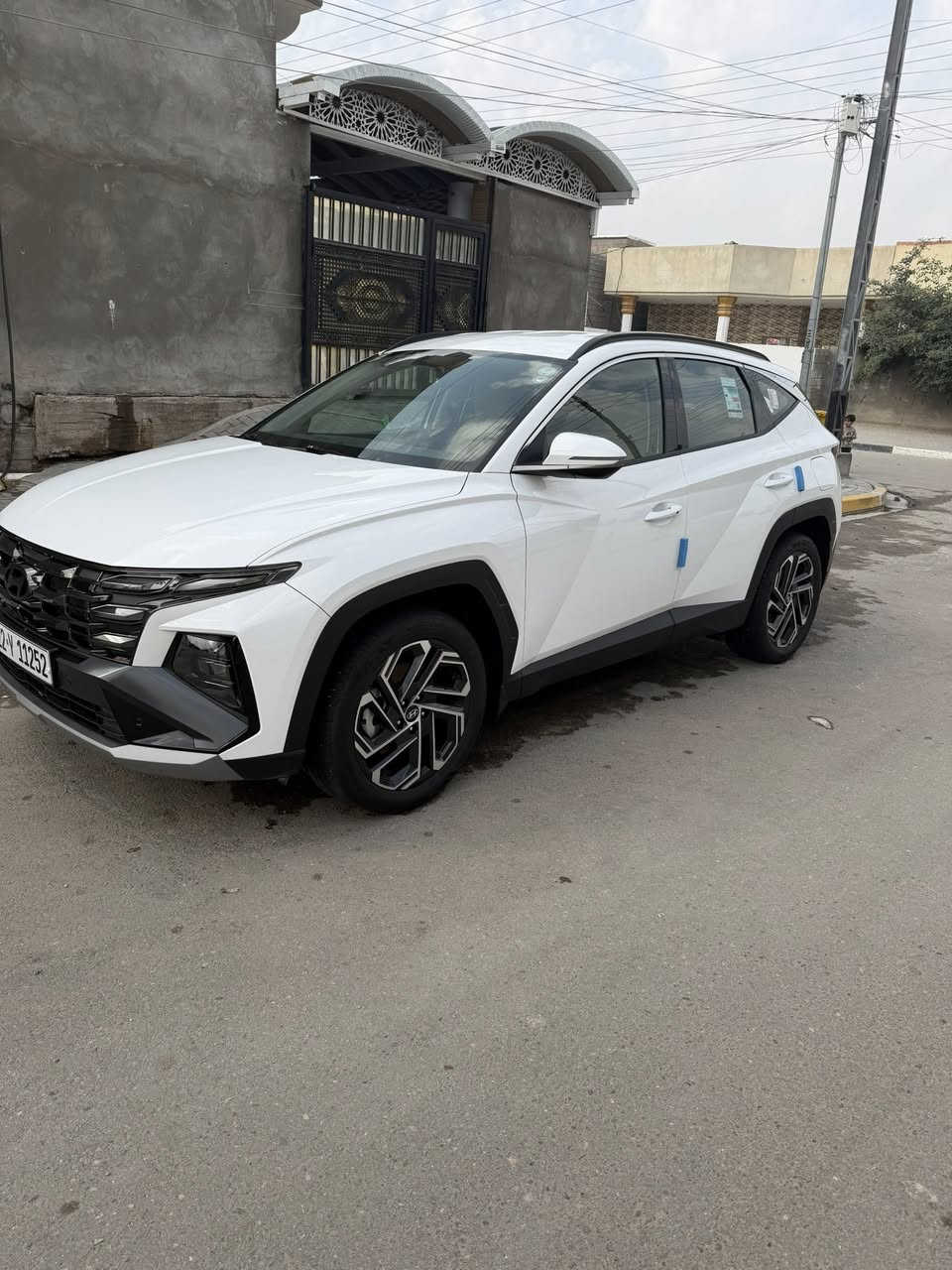 السلام وعليكم توسان موديل 2025  ماشيه 18 ألف سياره كفاله عامه ماعده رصعه صبعين. فول مواصفات ماعده الفتحه ويل 19 باب شفط كشنين كهربائي كشنات تدفيه تبريد رقم أربيل وكاله مجانيه  مآخذها من معرض لولوة الاعتماد  العنوان بصره زبير 
السعر 230  الهاتف ***********
