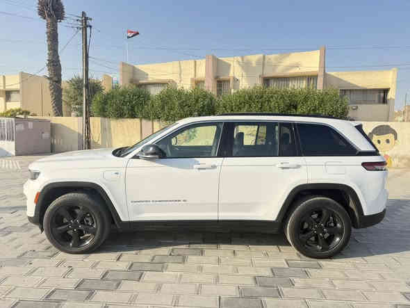 ياالله 
السلام عليكم جيب كراند شيروكي 4XE 2024 وارد امريكي

Jeep Grand Cherokee 4Xe 2024 2.0L

         حجم المكينه : 2000  تيربو + هايبرد + بلك ان 

المسافة المقطوعة : 23 الف ميل  

الضرر : صبغ ربع باب ونص باب امامي يمنه وجاملغ امامي كلير يمنه من امريكا موضح بالصور

          حالة الايرباك : سليم  

#مواصفاتها

1.شاشه 

2.بصمه

3. تشغيل عن بعد

4.دمام خلفي

5.كشنات جلد

6.كشن السايق ميمري

7.كشنات كهرباء

8.صندوك كهرباء

9.حساسات خلفيه

10. قطع تبريد 

11.اشاير بالمري

12.رادار امامي

13.رادارات 360

14.ثلاث وضعيات قياده

15. بنوراما فتحتين

16. كير ماوس

17. نظام منحدرات

18. هيترات بالكشنات 

19.ويل كب كروم

20.لايتات لد

21.بكلايت لد

22.كشافات

23.بصمة ابواب

فول مواصفات 1/1 جاهزه مرقم بغداد تحويل ثاني يوم

#السعر : الطلب في التعليقات سيأتي إليك مباشرة 

تفاصيل اكثر هذا رقمي *********** تحياتي 

مكاني بغداد حي الجامعه
