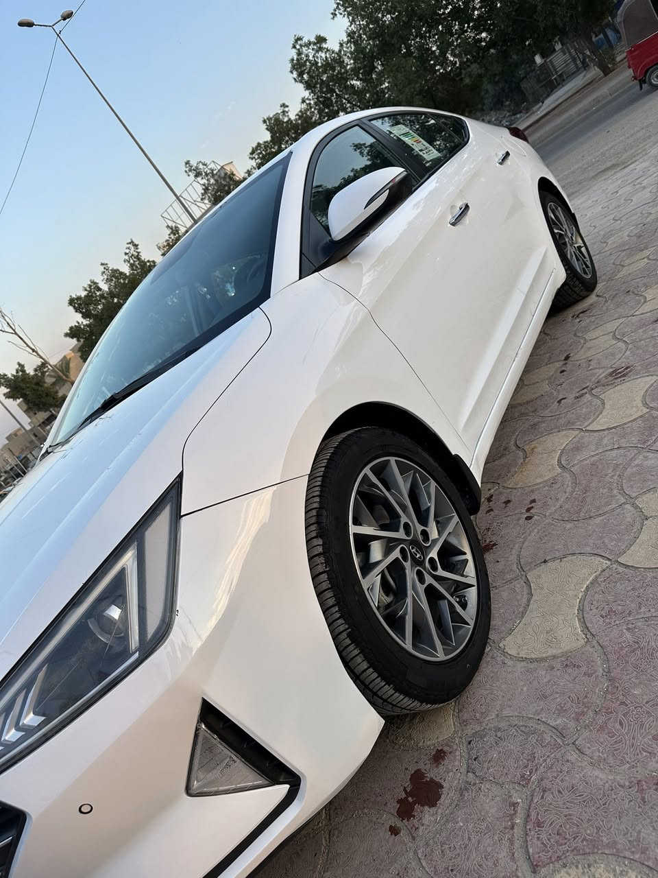 النترا ٢٠٢٠ خليجي
كفاله عامه 
فول مواصفات 
بصمه 
فتحه 
اشاير بلمري +مري شفط
تبريد قطعتين 
لدات امامي خلفي 
السياره جديده بحاله الوكاله
رقم بغداد 
مكاني بغداد 
سعر ب١٧٣ وبيها مجال 
رقم ***********
