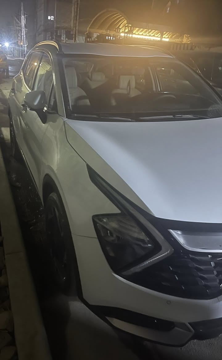 السلام عليكم
كيا سبورتج موديل 2023 خليجي
رقم بغداد الجديد باسمي 
ماشيه 55 km حقيقي 
سيارة كفالة من الصبغ والضربة والتبديل عدا شخط كد اصبع بالباب خلف السايق مواصفاتها بصمة حساس امامي خلفي بلوجكتو ..لايتات زنون ..مري شفط ..اشارة بالمري ..شاشة جبيرة بلادية وليس عمل مودات قيادة اقتصادي وعادي ورياضي ..تحكمات جهتين بالمقود ..تبريد قطعتين..شاشة اعطال.. جام اوتو.. مثبت سرعة تشغيل عن بعد السعر 215 $ 
بيه مجال ***********
