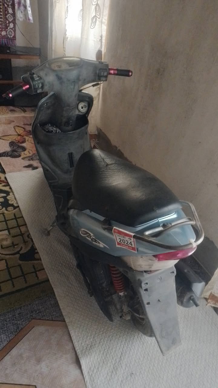 مرخص ابو اكروب سلام عليكم شباب جناي الدراجات نارية اخوان للبيع دراجة نارية ماكس جديده منغولي سرعه ١٢٠ محركه كهربائية شغاله هندر شغال كج بانزين شغال دبلات شغاله اشاير عالي ناصي شغال دبل رماش هورن شغال ابريك خلفي شغال سلف شغال نقصها بس عداد السرعه يعني واير مال قمجي ابريك امامي فقط الباقي شغال سعره ٥٠٠وبيه مجال حك الجيه مكاني الدوره حاليا عرب جبور ساكن عندي ماسنجر واتساب هذا رقمي كورك ***********
