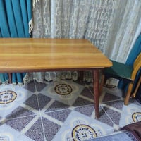 ميز طعام • خشب صاج • بدون كراسي
