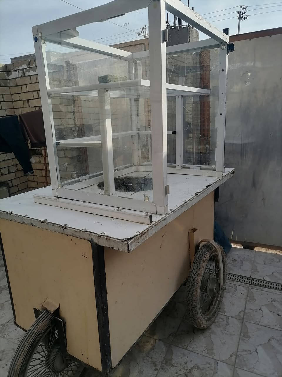 عربانه البلبي للبيع سعر 125
مكان النجف 
***********
