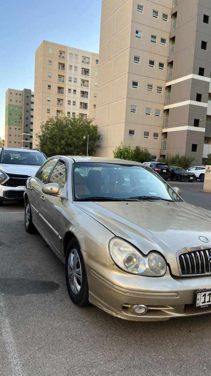 سوناتا ٢٠٠٤ كير ومكينة خير من الله تبريد تدفئة كهربائايات كلها شغالة تخم تاير جديد صدر أمامي خلفي قبل شهر مسوي رقم بغداد انكليزي باسمي سنوية لل٢٩ السعر ٥٥وبيهة مجال للشراي العنوان بغداد بسماية هاتف ***********
