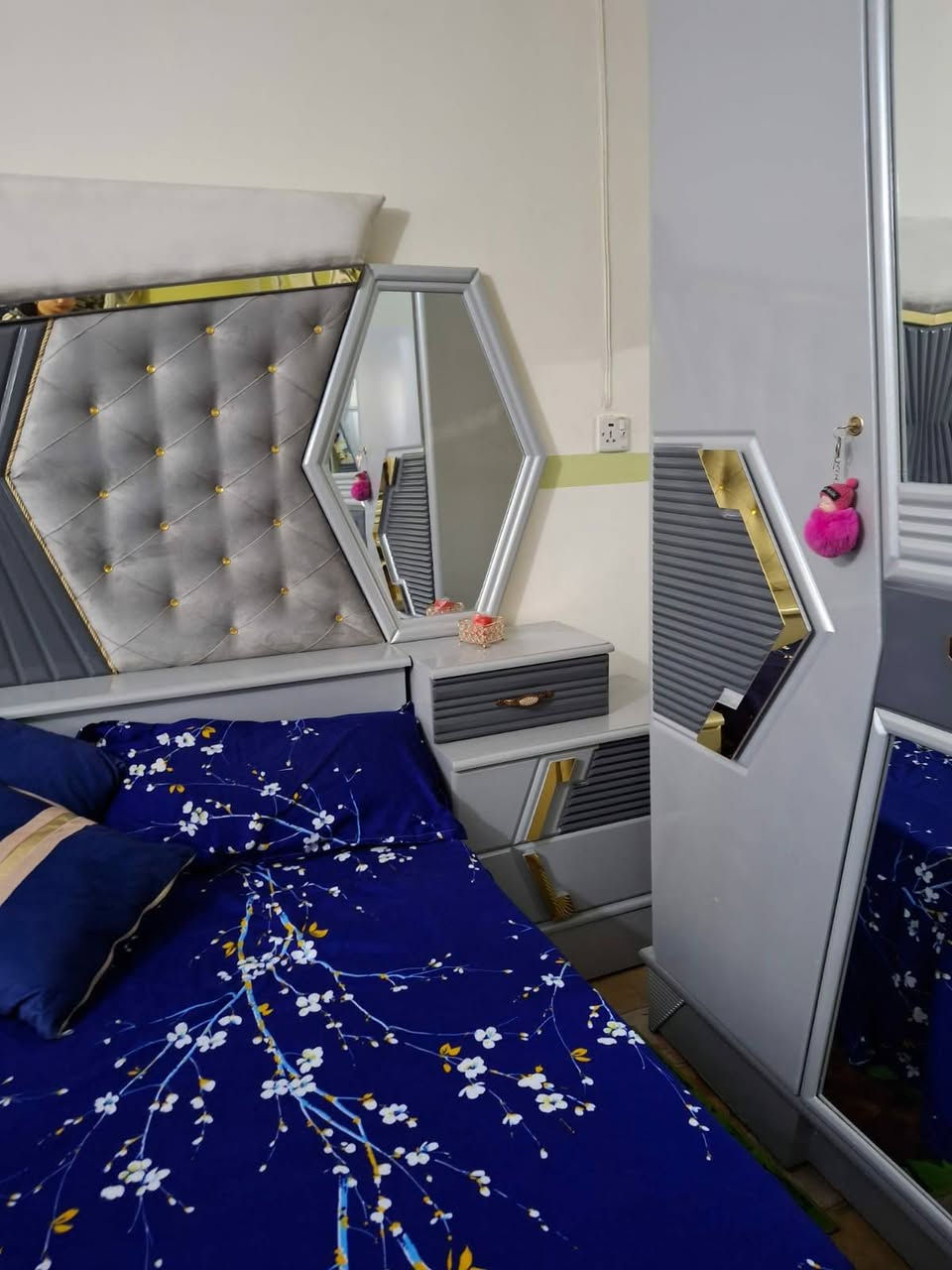 السلام عليكم غرفه صاج تكمه نضافته 98 كلش نضيفه مستخدمه 3 اشهر صاج درجئ اولى تصميم تركي السعر 900 البكان بغداد الحريه الستفسار ***********
