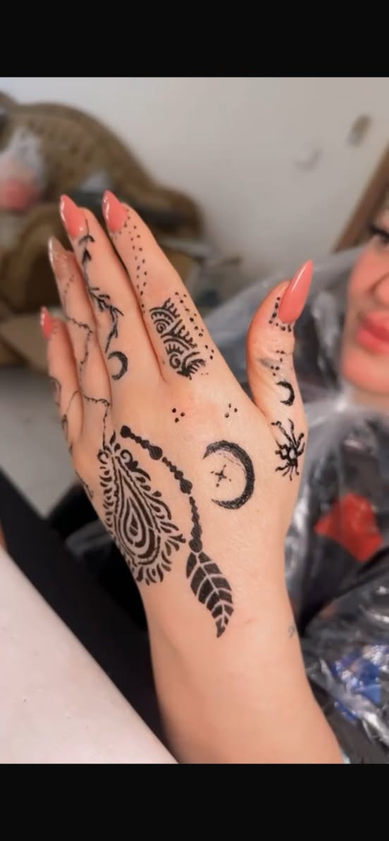 شغل حنه 🤍حنو ايدكم على عيد😍


**إذا كنت صاحب هذا الإعلان وتريد حذفه لأي سبب، رجاءا أرسل رسالة إلى الدعم الفني**