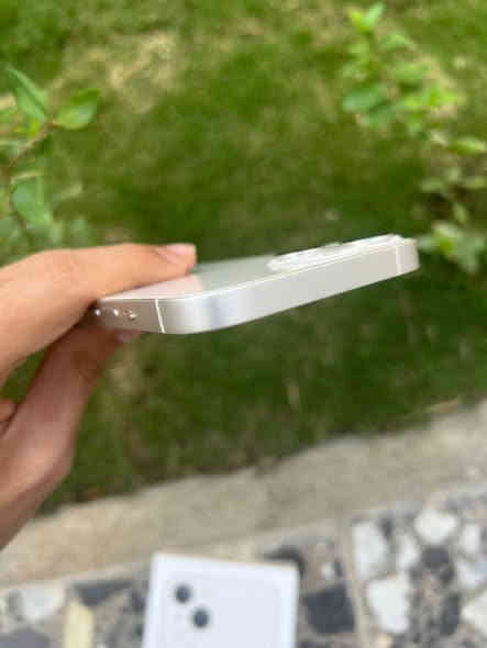 ايفون 13 العادي
الجهاز شخط واحد مابي 
شرق اوسط ضمان ماستر
مكفول مامفتوح ابد ولامصلح 
الجهاز بلادي نظيف وتر بروف
ذاكرة 128
بطارية 79 بلادية يعني انسى الصرف
عنواني بغداد المدائن 
***********
السعر 400
كامل ملحقات كارتونه وحافضة
