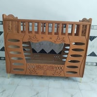 سرير طابقين • خشب وصاج • نضيف