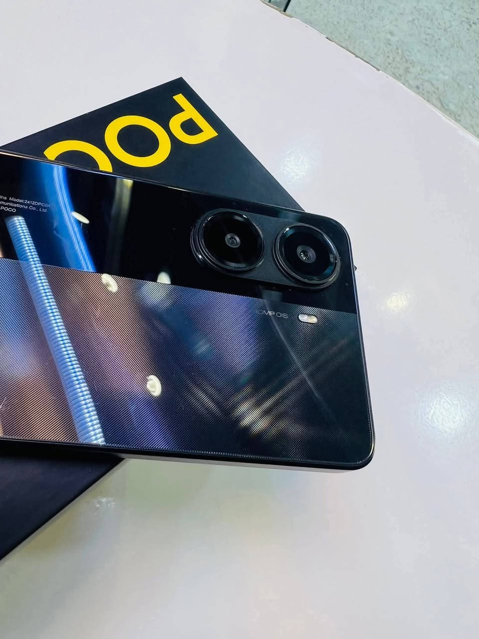 السلام عليكم 
بوكو X7برو 
ذاكره 512
فرمات 120
بطاريه 5000ملي امبير 
شاحن ١٢٠ w
الجهاز جديد مستخدم اقل الشهر 20 يوم قريبا معى ضمان
رقم***********
