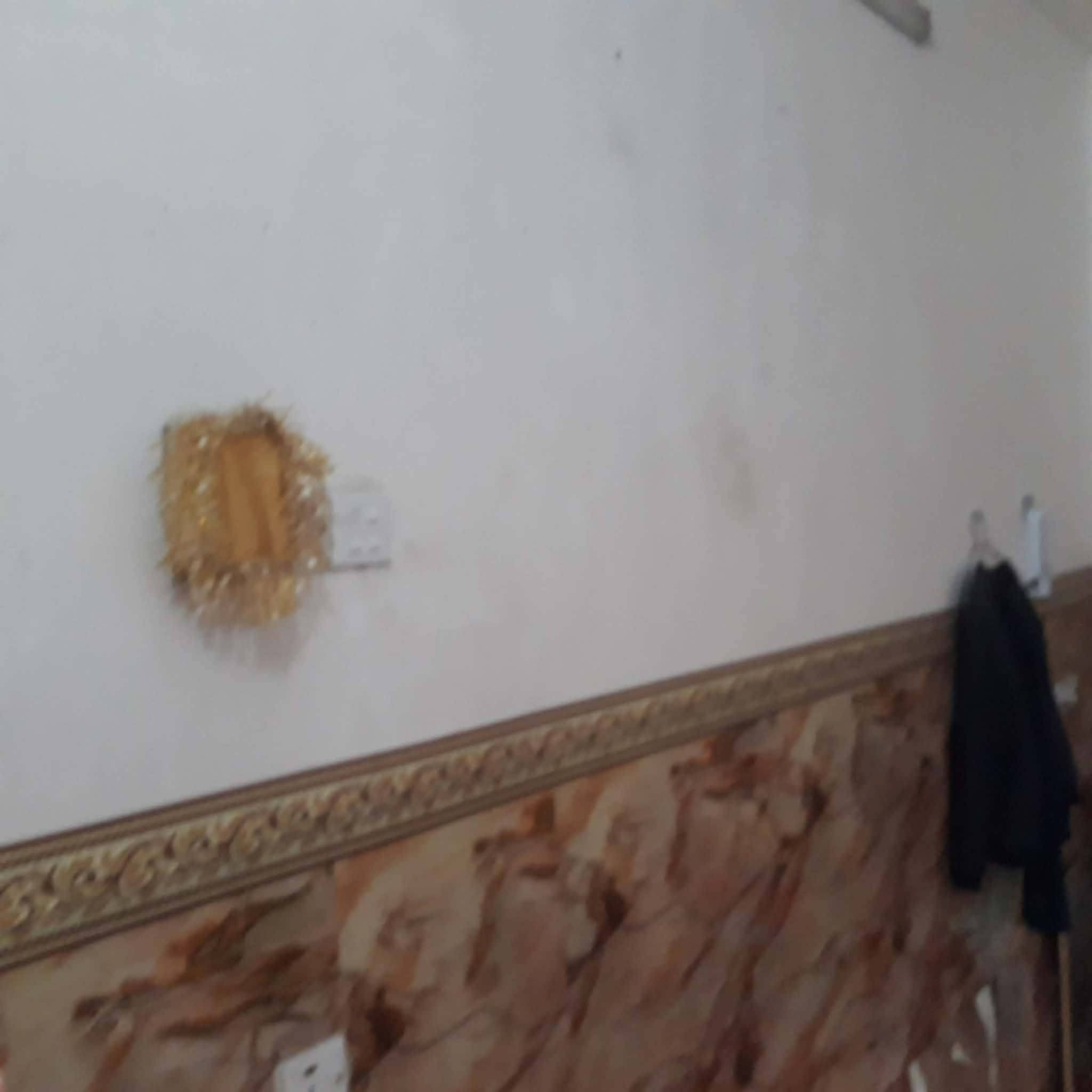 السلام عليكم بيت تجوز حي الصدرين قطاع صفر قرب معارض الحبيبة البيت صب كامل الخدامات ماء مجاري كهرباء تبليط المساحة 80 متر السعر 70الهاتف ***********
