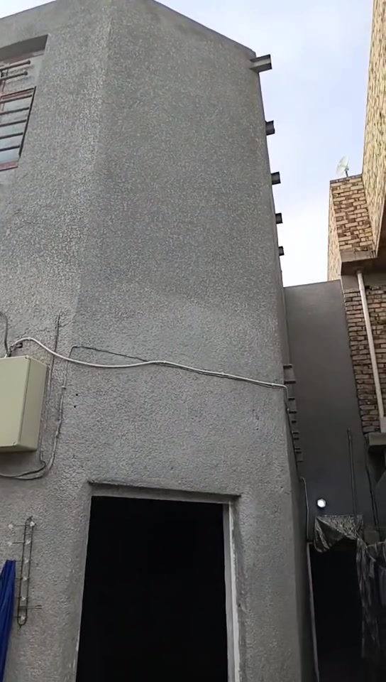سلام عليكم البيت البيع مساحته 100 متر طابو زراعي سند 25  يتكون غرف 2 صاله كليدور صحيات خارجيه  طابقين المكان مقابل تاجيه على شارع  يم رواي حي سجاد  سعر 55  الاستفسار ‏‪***********‬‏
