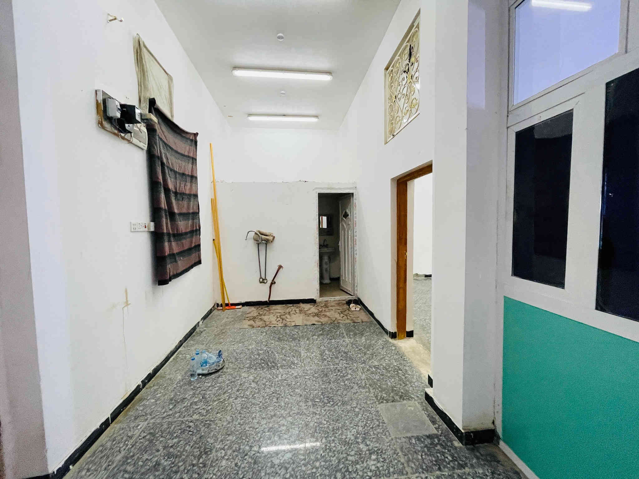 يوجد لدينا
شقه للايجار حديثه البناء درجة أولى ارضيه

غرفه كلدور مطبخ صحيات

سعر اجار ٢٥٠ الف

حله حي البكرلي الأسواق الأولى شارع المحوله

للاستفسار الاتصال على الرقم ***********
