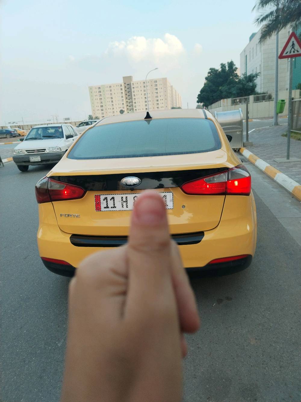 🚗 كيا فورتي 2015 - وارد أمريكي (للبيع أو المراوس) 🚗
​
​المحرك (المكينة. 1800)

​(الكيرAT)

(حادثه جاملغ الايسر الامامي+ تبديل البنيد) 

​المنشأ: وارد أمريكي (السيارة ملامحها نظيفة وجاهزة).
​✅ المحرك جديد: 
​✅ الحدادة والكهربائيات: مكفولة وشغالة 100%.
​✅ التبريد: شغال وممتاز 
​
(دوشمه+طخم تاير جديد). 

<ڪامره>. 
​
💰 السعر المطلوب: 113 ورقة (شدة و13 ورقة).
🤝 المجال: السعر بيه مجال بسيط .. 
🔄 المراوس: أرغب بالمراوس مع فورتي موديل 2019 أو 2020 (حصراً) مع دفع الفرق.
​للتواصل والاستفسار:
📞 رقم الهاتف: [***********]
📍 المكان: [بغداد]
