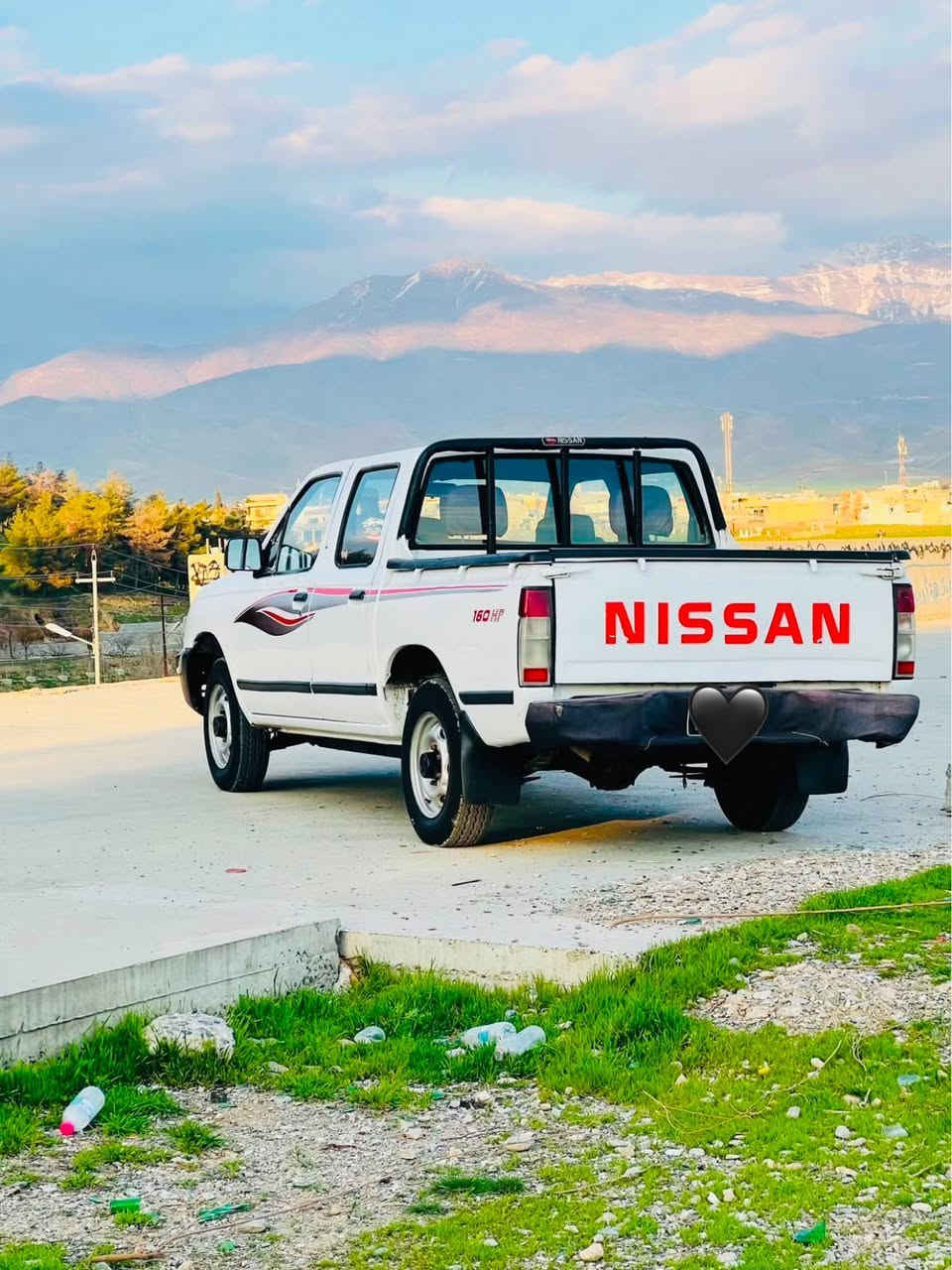 سەرەتا بەناوی خوای گەورە
نیسان ٢٠٠٢ ئیستراد خاس مەکینە بەخ ناوسور چوار جام کارەبا ئەی بیئێس دەبڵ گێچ مەکینەی لەزەختا یەک تۆز دوکەڵی هەیە
عام پەمپە لەسەر ساخی بي دەعم و لێدراو ومەعجون
ناو درگاو بەتانەی بۆیاخی قەترە نییە

مزایدەی بەغدادە کتابی مزایدەی لەگەڵایە
بەشەرتی ماڵی مەدەنی حکومیی
  
سعری ٦٢گەڵاو مەجالێ برایانە

***********
 شوێن کەلار
