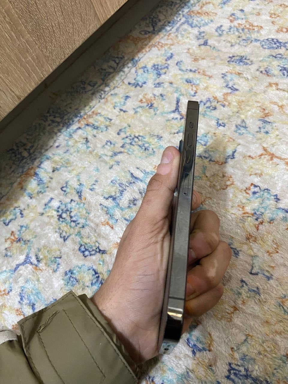 ايفون 13 بروماكس
ذاكره 256 
بطاريه 91
ملحقات فقط كيبل
لون اسود
نضافه 100% 
اذا بي شخط لتاخذه
مكفول من الفتح والترفيع
وتربروف
حاسبه نورمال
سعره 680 وبي مجال حق جيه للشراي
مكان بغداد الشعب
