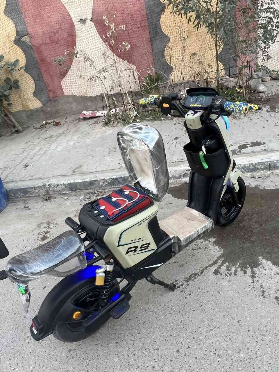 ***********
العنوان ❣️ البصرة مشراك القديم 
السعر 450 🫀6 بطاريات كهربائيات كامله ما بيها اي نقص قراضه كامله 
كفاله عامه وبيها ضمان موديل 26 بطاريته 32 شادله هورن مال سياره 👉🏻
