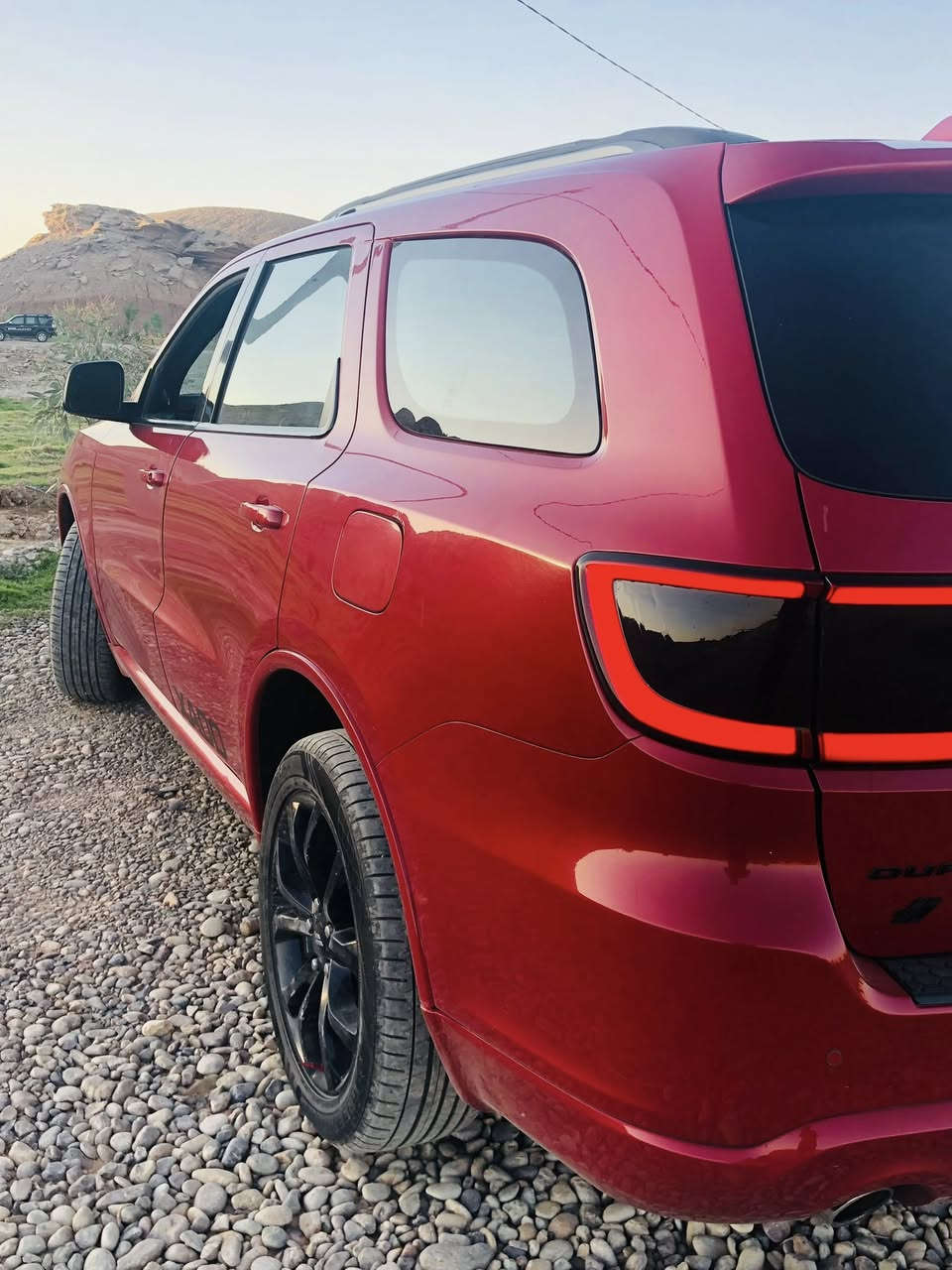 السلام عليكم DODGE DURANGO 19 GT BLACK TOP
3,6 V6للبيع محرك سته سلندر 

:مواصفات السياره

سقف سلايد 

كشنات تدفئة

صندوق كهربائي 

تشغيل عن بعد 

شفتات ستيرن 

نقطه عمياء وتو ستوب 

ECO,SPORTانضمهة قياده 

تضليل المرايات

توقف ذاتي Auto Stop

حساسات خلفيه 

Anndroidplay/Carplay

كشنات/الكنتارا وجلد

 وارد امريكي miالسيارة ماشيه الف93

 السياره مابيه اي نقص تخم تايرات جديده حداديه 

السياره مابيه حادث بس بيه طخه بل خامرلغ عكس السايق مبدل وربع الباب مطخوخ يعني السياره بيه قطعتين وبارد باب السايق .ومحرك امبدل بلادي٢٠٢٤  غير ذني السياره مكفوله 

سبب البيع: السفر بدال منعوفه بل بيت كلنه انبيع وشايف خير اليشترية.

1C4RDJDGXKC586071 رقم الشاصي

مكان السياره كركوك

سعر السيارة 240

رقم تلفون *********** 

للاستفسار اتصال على واتساب فقط او مراسله صفحتي
