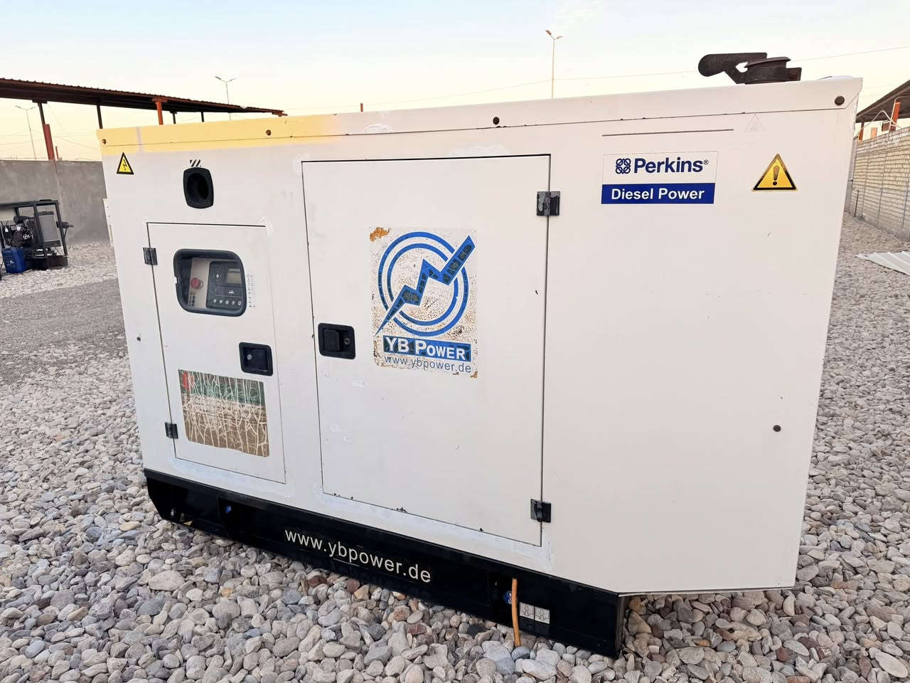 بيركنز إنكليزي كاتم 33 كيفي مشتغله 1800 ساعة
حجم المحرك 3 بستم التوليد لوري سومر فرنسي نظام 

التشغيل برودكشن موديل7320 المولد شرط بعدها زيرو 

العنوان بابل للاستفسار *********** 

*********** يوجد توصيل لجميع المحافظات
