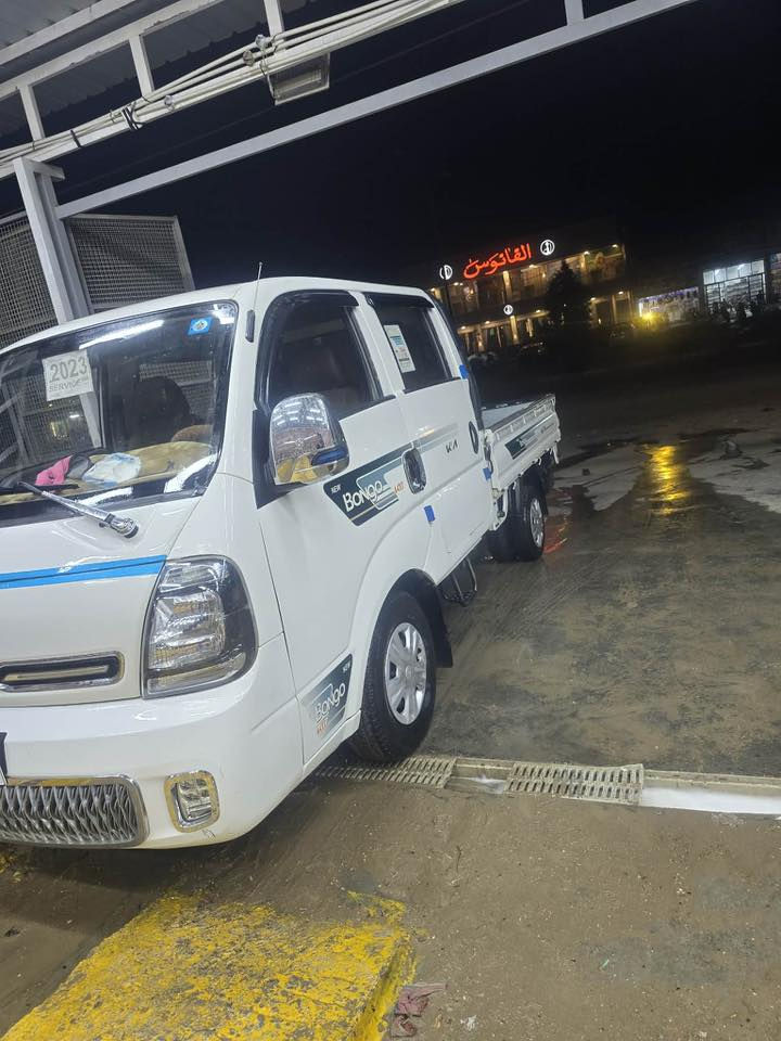 كيا حمل دبل قمارة للبيع مديل 2023ماشية70 الف كيلو.  رقم ديوانية انكليزي سنوية جديده للتواصل ***********السيارة بأسمي مكاني الحلة
