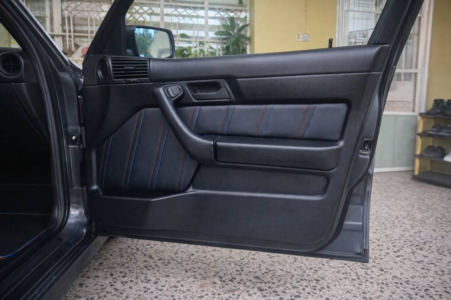 السلام عليكم ورحمة الله
BMW525   1991 اصل 
فول اتوماتيك  شرط كير او محرك
دبل AIRBAG
صبغ جمالية لون مميز  اسمنتي (رصاصي)
ثلاث وضعيات للقيادة(❄️-S-E)
طخم الأمامي والخلفي معمر
ويل كب خلية جديد
كهربائيات شغالة
السيارة باسمي هزة جديدة رقم نينوى جديد
شرط التحويل
مكان السيارة  موصل - الايسر

تفاصيل أكثر خاص


**إذا كنت صاحب هذا الإعلان وتريد حذفه لأي سبب، رجاءا أرسل رسالة إلى الدعم الفني**