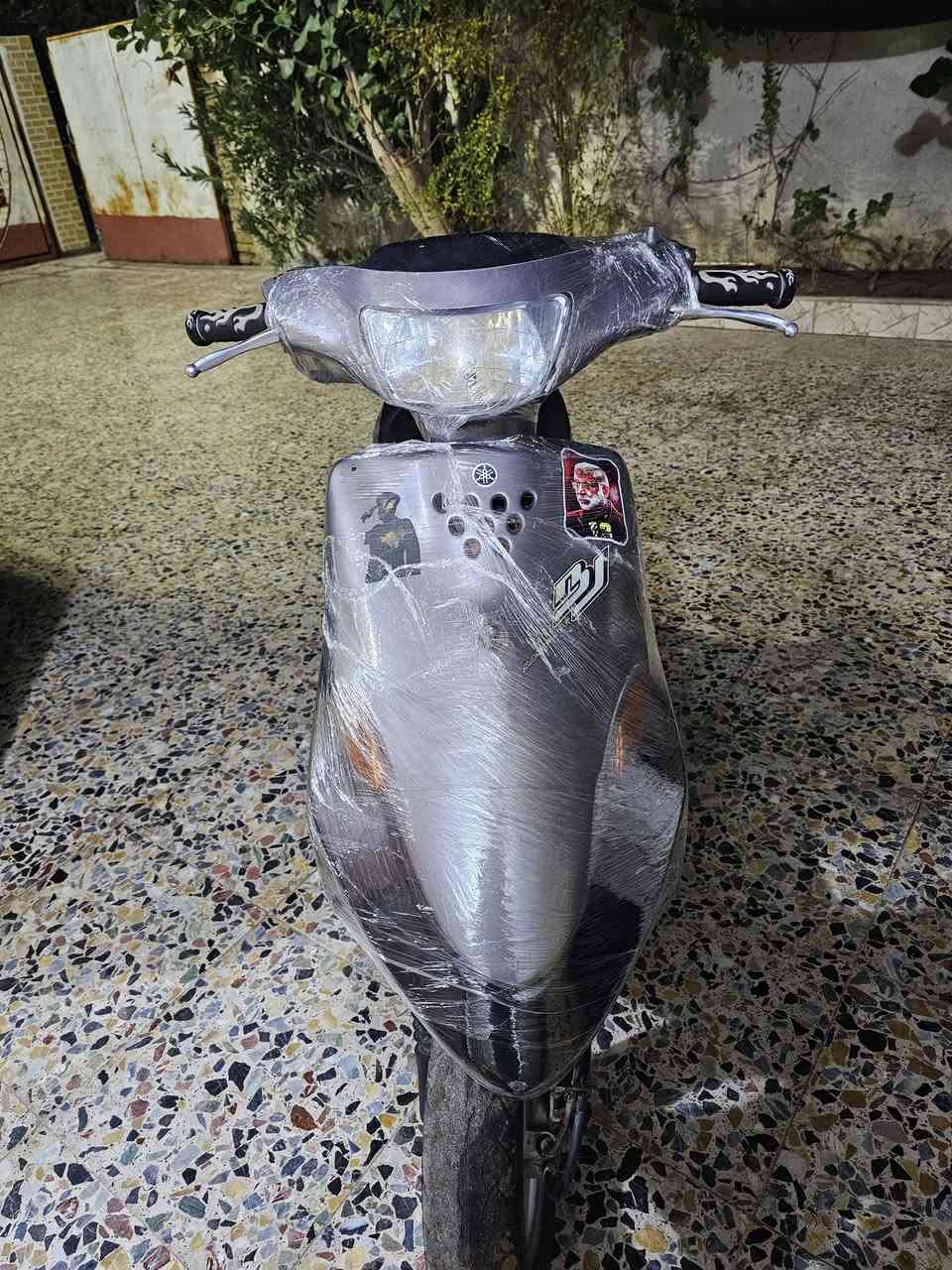 السلام عليكم دراجه يوماها ام ٩ زروف دراجه نظيفه كلش سلف وهندر شلعه حلوه كهربايات كله شغاله محرك ناعم كلش كما موضح ب الفيديو وتواصل مراسله الصفحه او عل رقم *********** بيه وتساب
