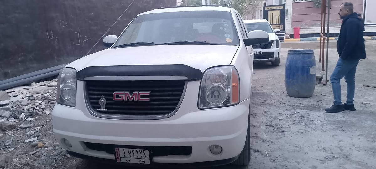 سلام عليكم جمسي يوكن ٢٠٠٧ ثمانيه برغري بغداد أجره خط خارجي ثمانيه سلندر كير ألف مكينه تنقص دهن كسن تمام تبريد سياره جاهزه سعره ١٧٥ وبيه مجال للاستفسار اتصل على الرقم *********** بعقوبه
