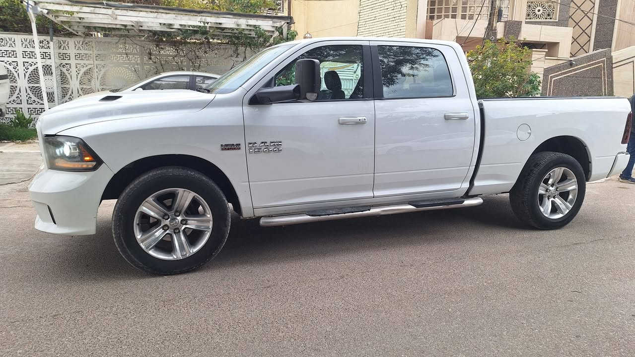 دوج رام 2017 كلين تايتل مكينه 5700 هيمي 
فول 1\1 كلاسك بدي طويل باب طويل 
(السعر 188) *********** العنوان بغدادالجديده
جاهزه من كلشي مابيه اي نقص صبغ قطعتين بلعراق
سلايت جامه خلفيه كهرباء 
كشنات جلد كهرباء خزن ميموري تدفئه تبريدالكشن
كير ماوس شفتات ستيرن تحكم جهتين 
ستيرن كهرباء تدفئه تبريد 
حساس رادار كامره دواره 
بيه هوايه مواصفات معروفه عند الجناي 
بيع اومراوس حسب القناعه
