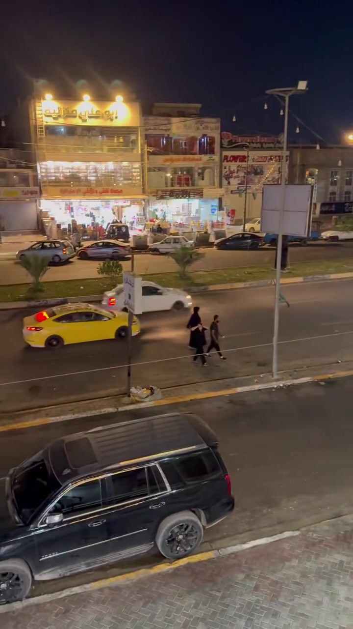 السلام عليكم كوفي للبيع طابق اول العنوان زعفرانيه الاربع شوارع التفاصيل 
٢٠ طاوله داخليه عدد الكراسي (٨٠)
٥ طاوله خارجيه عدد الكراسي (١٠)
سبلت كنتوري عدد (٢)
سبلت جداري عدد (٤) 
عارضه كيك (١)
مجمده موطه (١) 
نراكيل طه الموديل ٢٥ العدد (٤٠)
نركيله الماني عدد (٢)
عارضات ببسي (٢) 
ثلاجه (١)
سستم سماعات 
ديكور حديث 
مكينه اكرب 
مكينه وافل 
خلاط عدد (٢)
مولده بيركنز جديده ٦٠ كيفي 
اكلاصات 
غراض مطبخ اهواي 
بعد اكو اهواي تفاصيل للبيع فقط المو شراي لا يتصل السعر ب (٤٥) مليون 
واليجار (١٥٠٠) مليون ونص 
الاتصال ***********
