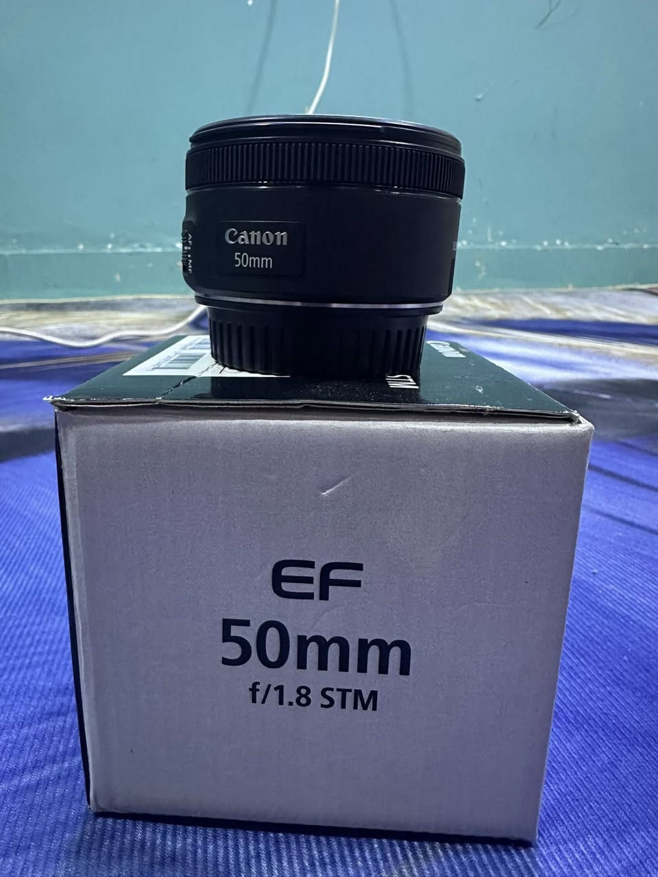 عدستين كانون الأوله 24-70 فتحه 2-8 اصدار ثاني  سعرها 250 وبيها مجال عدسه ثانيه 50 ملم فتحه 1-8 نضيفه كلش سعرها 100 مكاني بغداد مدينه الصدر رقمي ***********
