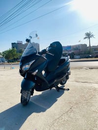 للبيع مابيه اي نقص بس غطه الباتريه كفاله السعر مليون 250 اتصال وتساب 0...