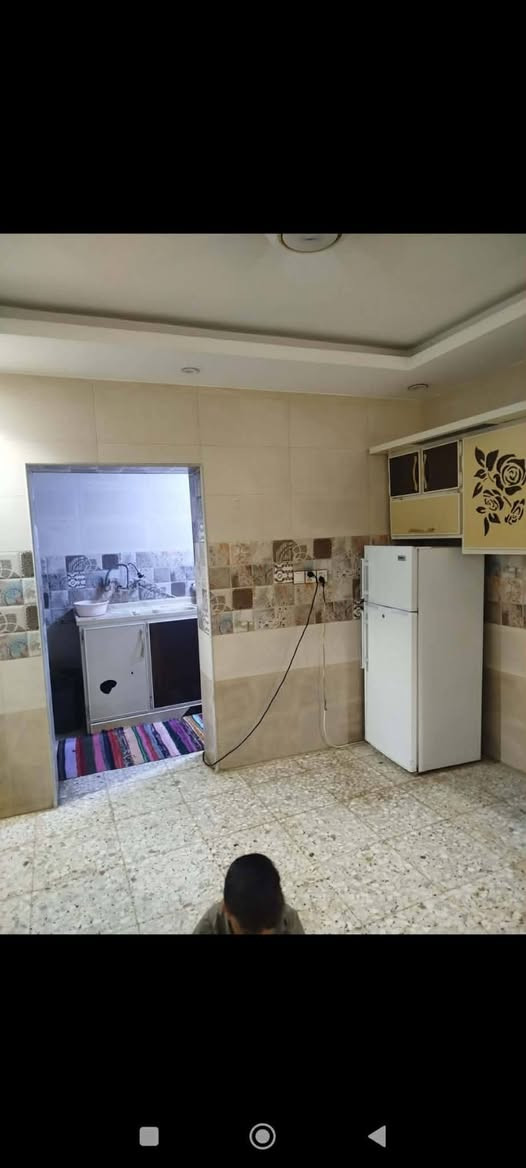 🏡 دار للبيع – 

الحلة  / الأكرمين قرب شارع أم البنين وقريب من الكراج الموحد 

📐 مساحة: 200م

📜 طابو صرف 

 – طابق واحد

🔸 المحتويات:
• غرفتين 🛏️ غرفة تحتوي على سويت 
• صالة 🛋️
• مطبخ حار وبارد  🍽️
• استقبال 👥
• صحيات عدد 3🚿
• بناء مرمم حديث ✔️
• كراج سيارة 
• حديقة 
🧱 ‏ 
للأستفسار عن السعر واي تفاصيل اخرى مراسلة الصفحة أو الاتصال على أرقام 
مكتب البيرق  للعقار 
***********
***********  ￼
