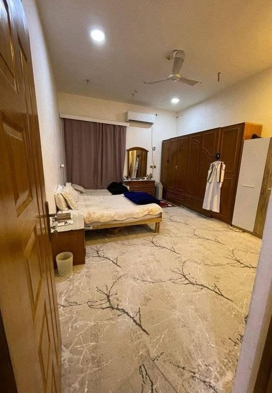 بيت في التنومه شارع الاطفاء خلف اسواق الاخوين طابق واحد زراعي طابو صرف سند 25 باسم عراقي يحتوي غرفه كبيره واستقبال وهول كبير ومطبخ بيتونه كبيره بناء كونكريت صحيات 2 داخلي وخارجي مناور 2 بيتونه كبيره يبعد عن التبليط 15 متر عليه مقرنص يبعد عن الجسر الإيطالي دقيقه وسوق التنومه دقيقه قريب عليه المدارس وقريب عليه  نادي شط العرب  ومستوصف مساحه ١٢٥ واقع حال ١٠٠
سعره ٦٧ وبي مجال بسيط 🙏
تواصل واتساب مراسلة فقط *********** البصرة, العراق
